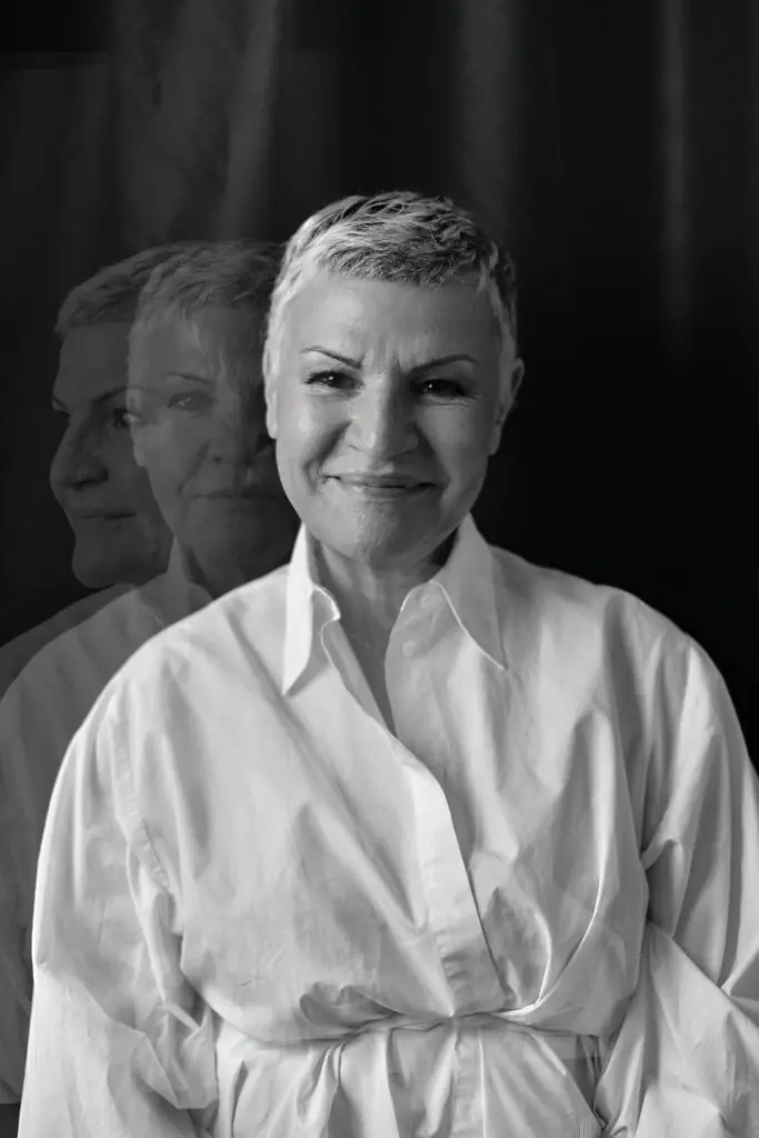 ritratto in bianco e nero di rossana pedrali